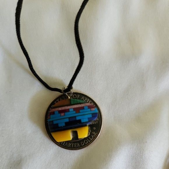 Unisex Southwest-style bear necklace - Picture 4 of 5